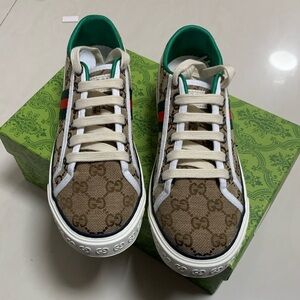 Gucci Brown GG Canvas Low-Top Sneakers with Green and Red Web